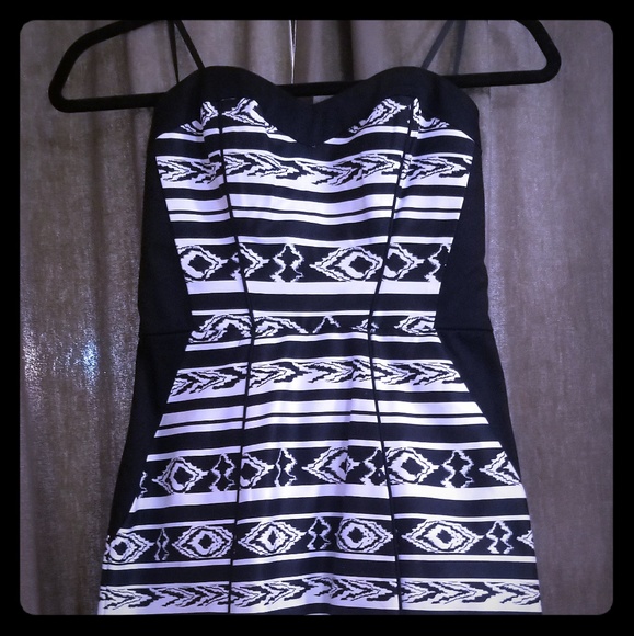 Dresses & Skirts - Dress